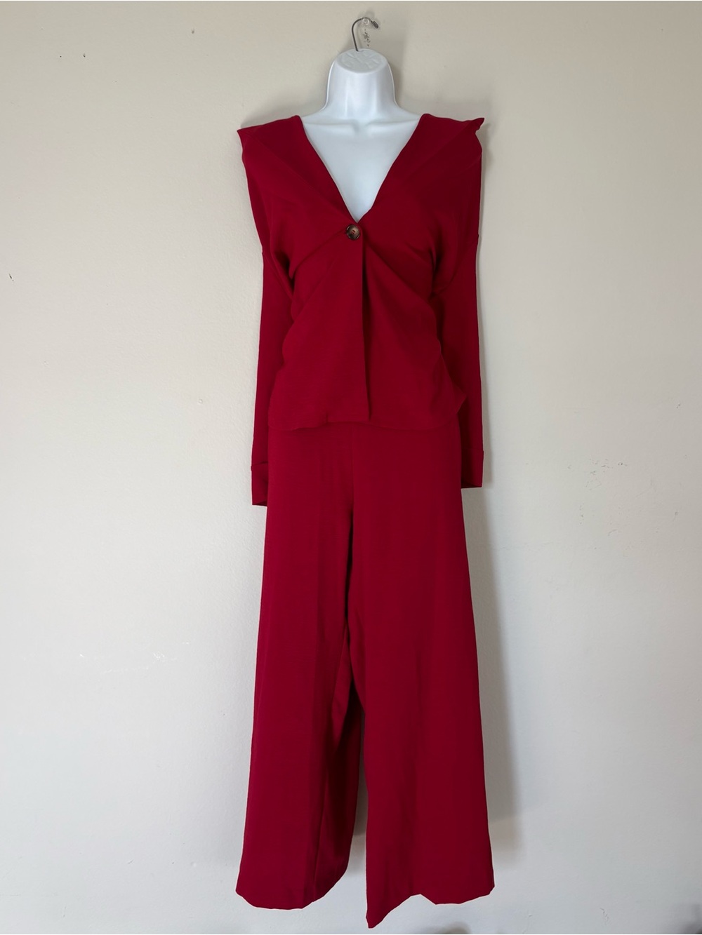 NWT Connected Apparel Red 2 Piece Pant Suit Size L